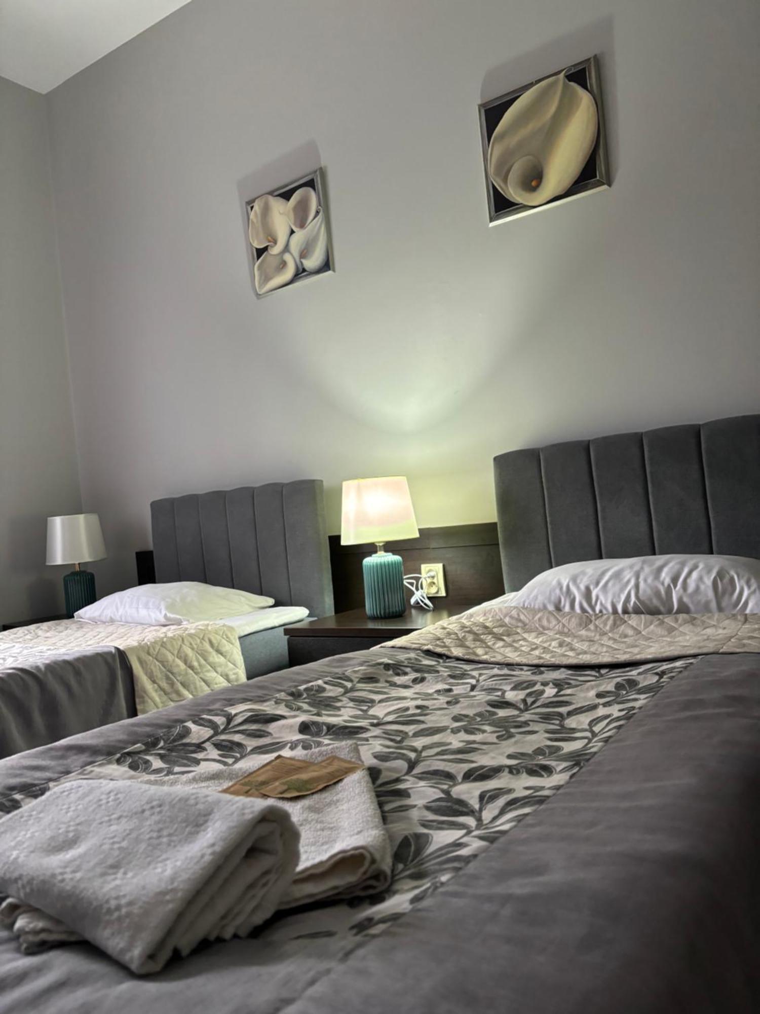 Hotel Chrobry Leczyca Bagian luar foto