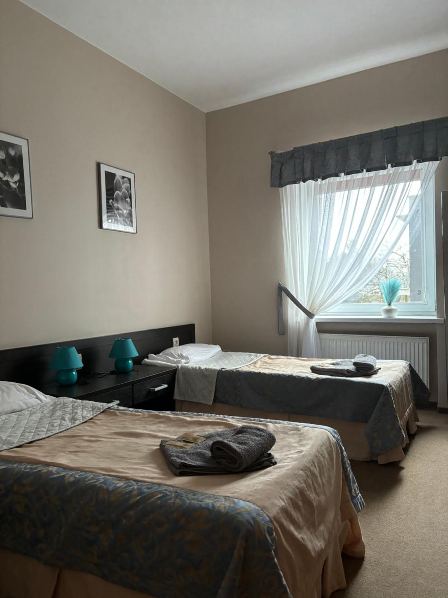 Hotel Chrobry Leczyca Bagian luar foto