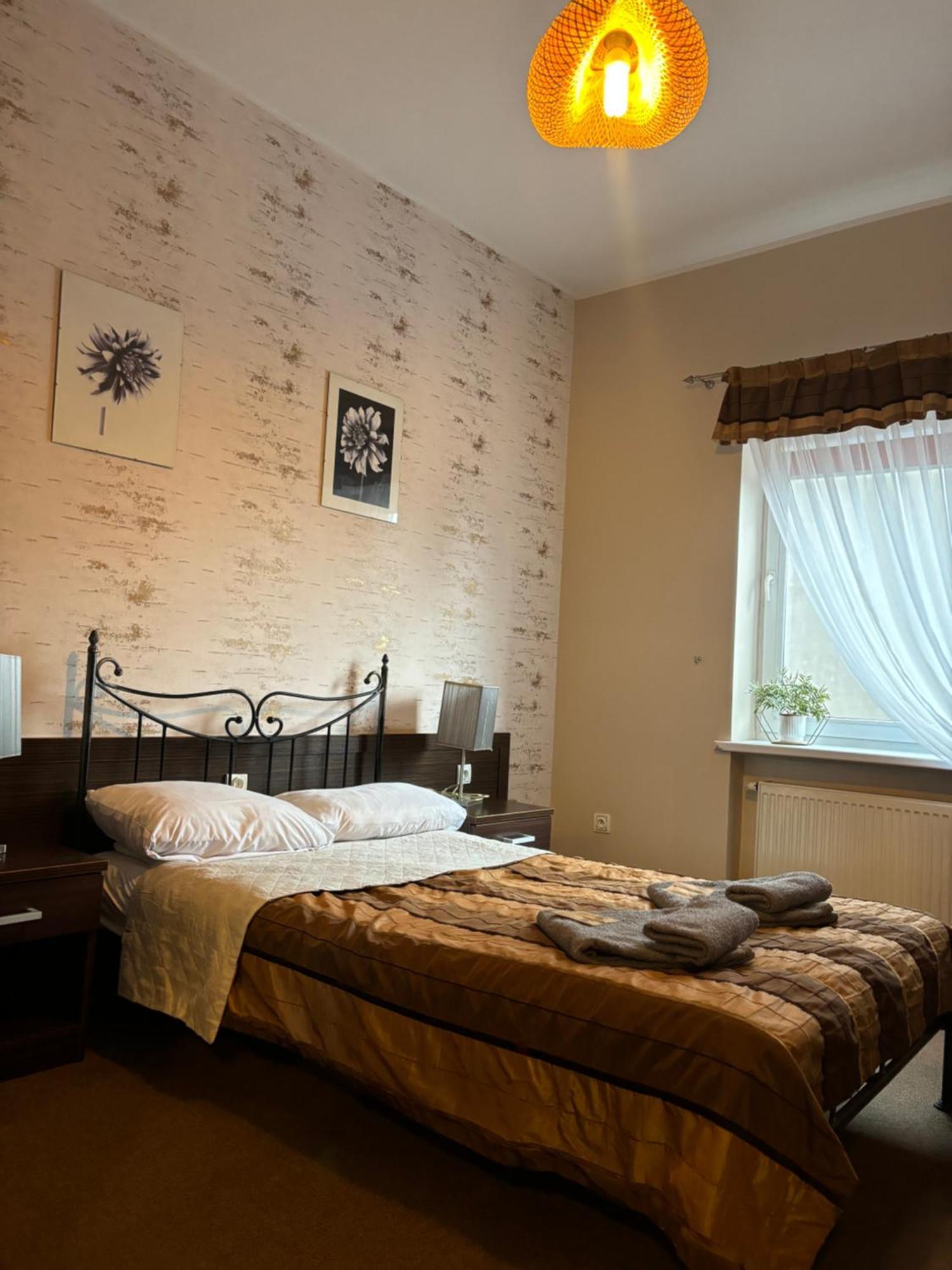 Hotel Chrobry Leczyca Bagian luar foto